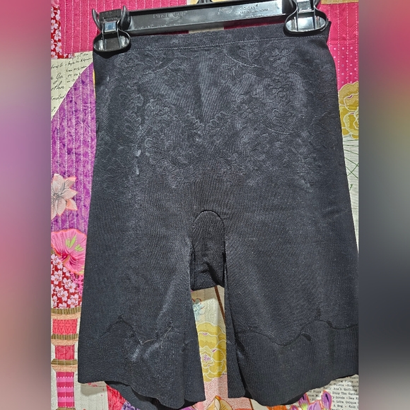 Wacoal Black Shapewear - Picture 1 of 3